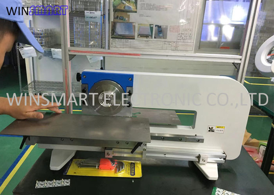 machine de coupeur de panneau de carte PCB de 330mm avec la vitesse de coupure réglable