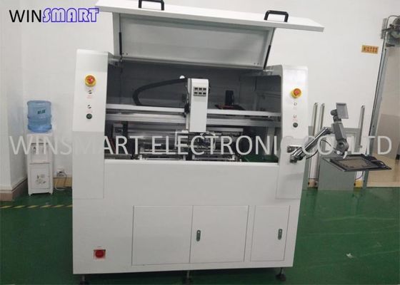 Un bon prix. Le PLC de fente de la CE commandent la machine intégrée de routeur de carte PCB pour avec 2 Tableaux en ligne